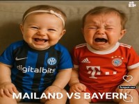 Zwei Babys in Fu�balltrikots Mailand und Bayern