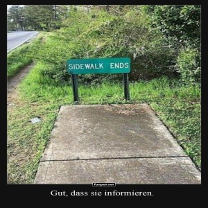 Ende-der-Reise:-Überraschende-Bürgersteig-Pause.jpg von Goldlocke