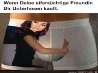 Eiferschtige Freundin kauft Unterhosen