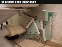 Kreative Rohrisolierung im Badezimmer