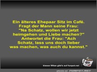 Ein lteres Ehepaar Sitz im Caf