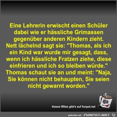 Eine-Lehrerin-erwischt-einen-Schüler-dabei-wie-er-hässliche.jpg von Fossy