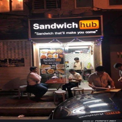 Gemütliches-Sandwich-Restaurant-bei-Nacht.jpg von Talea1993