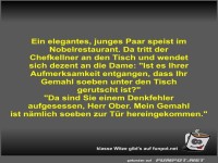 Ein elegantes, junges Paar speist im Nobelrestaurant