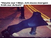 Lampenschirm oder menschliche Skulptur?