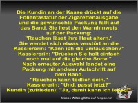 Die Kundin an der Kasse drückt auf die Folientastatur der...