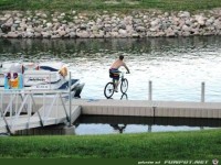 Auf-dem-Wasser-fahren