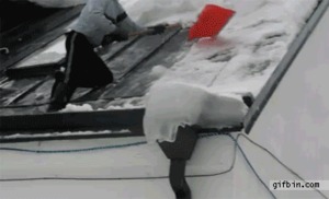 Schnee vom Dach räumen