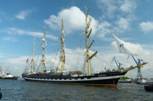 klicke hier, um die Datei herunterzuladen Segelschiffe