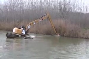 Tuerkischer Schwimmkran