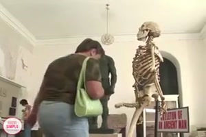 Das Skelett - Versteckte Kamera