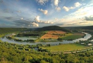 klicke hier, um die Datei herunterzuladen Flusslandschaften 1