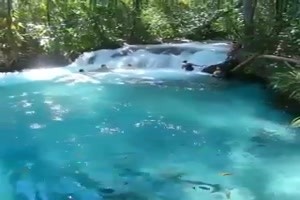 Blauer Brunnen in Kolumbien