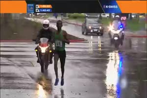 marathonlaeufer-vs-pfuetze