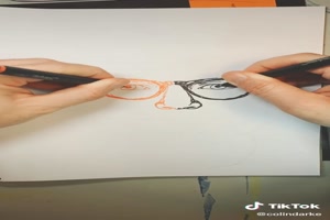 Mit beiden Händen gleichzeitig zeichnen
