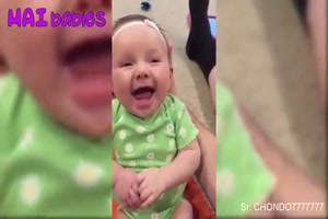 Babys sprechen ihre ersten Wörter