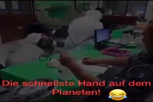 die schnellste Hand auf dem Planeten