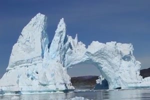 Iceberg-crashing