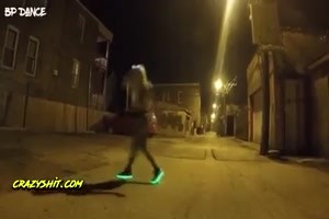 die bringen ihre Schuhe zum leuchten beim Tanz