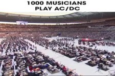 1000 Musiker spielen zusammen