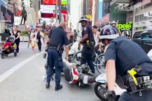 Fahrrad Wheelie Crash mit Polizeiroller