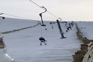 Zum ersten mal mit dem Snowboard am Lift