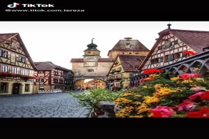 Old houses with a look - Alte Huser mit Blick