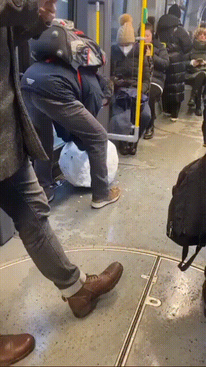Schneekugel in der Bahn