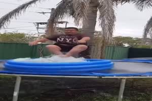 Bisschen altersschwach das Trampolin