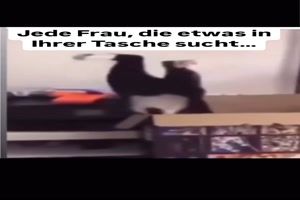 Wenn Frauen ihre Tasche durchsuchen