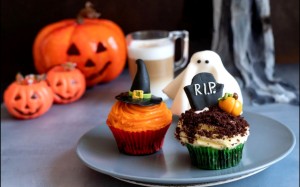 klicke hier, um die Datei herunterzuladen Cupcakes an Halloween