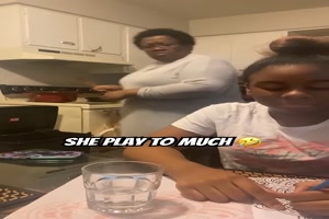 Kind verppelt Mutter