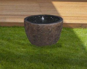 einen h&uuml;bschen Gartenbrunnen!